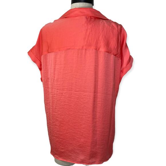 Rose & Olive coral satiny top, women's small short sleeve V-neck collared blouse - Picture 4 of 7